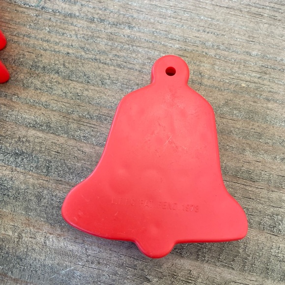 Vintage Christmas Cookie Cutters 1978 - Picture 5 of 7